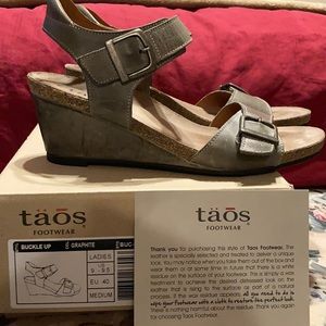 Women’s Grey Taos Sandals